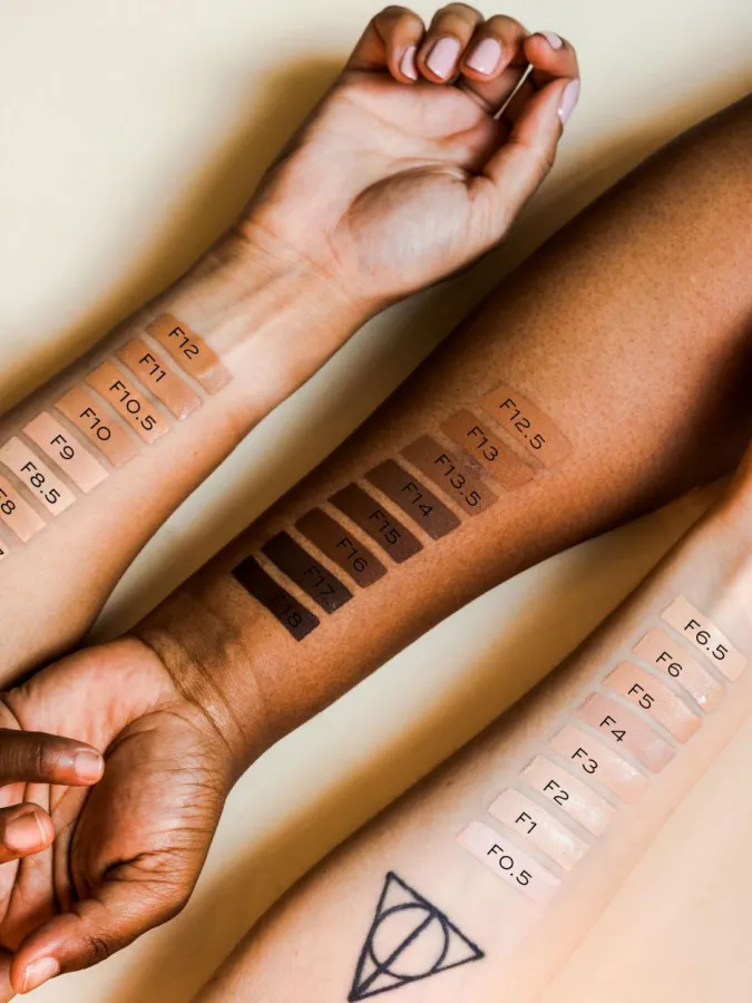 Makeup Revolution Conceal & Define Full Coverage Foundation 23ml #F4