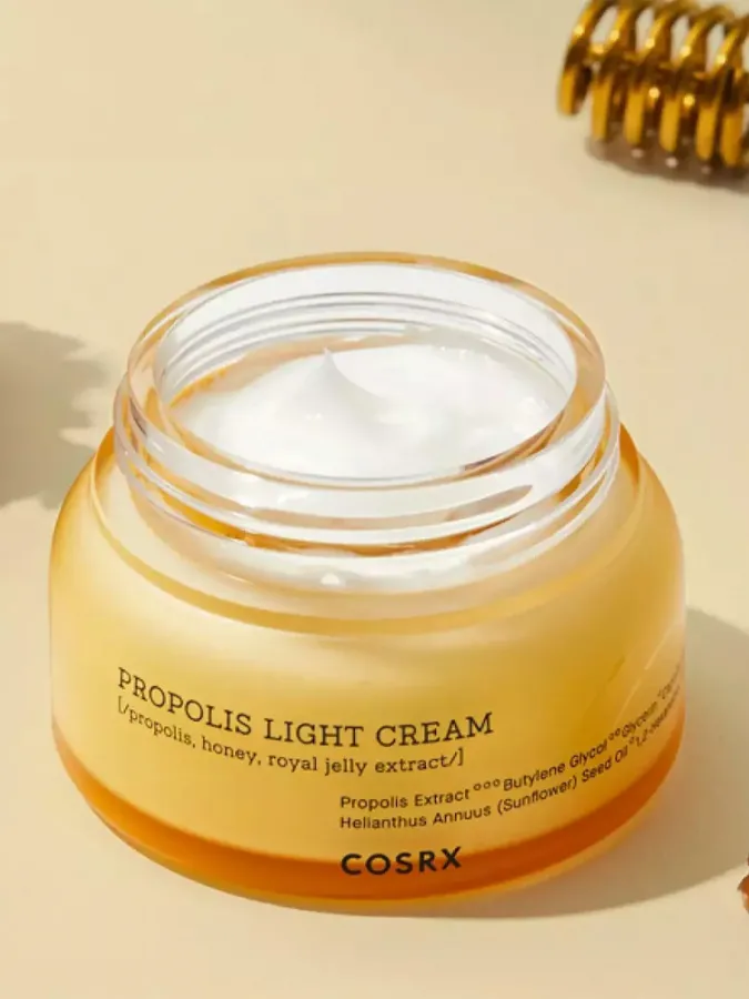 COSRX Full Fit Propolis Light Cream 65ml – Κρέμα Προσώπου με Πρόπολη για Ενυδάτωση, Θρέψη & Λάμψη