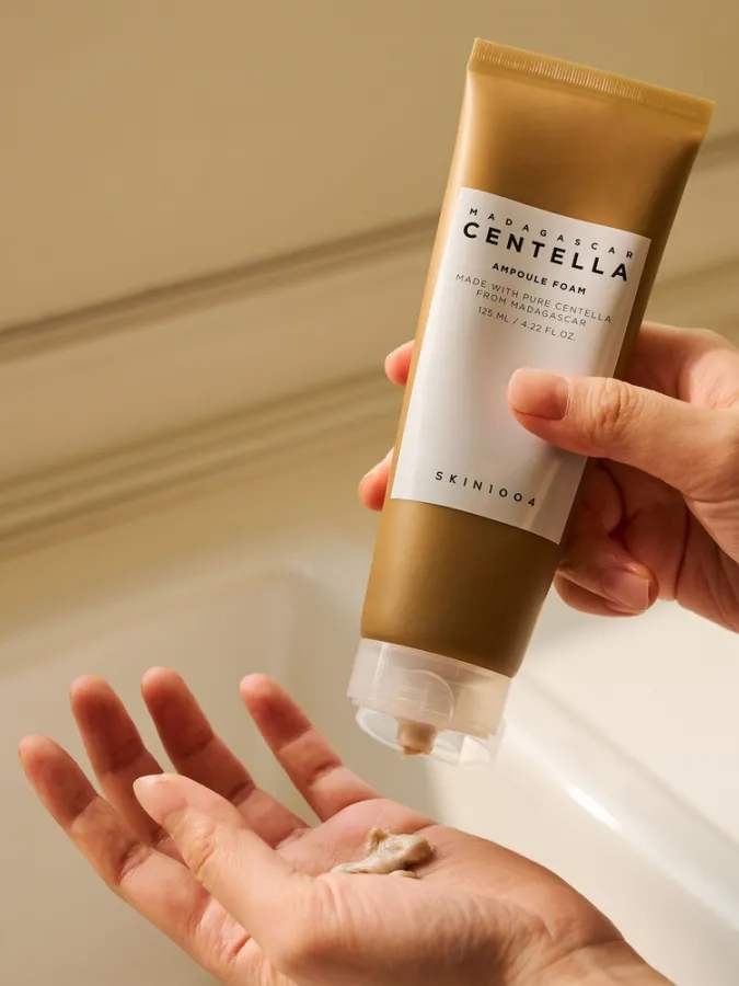 SKIN1004 Madagascar Centella Ampoule Foam 125ml – Αφρός Καθαρισμού Προσώπου με Centella για Ήπιο Καθαρισμό, Ενυδάτωση & Καταπράυνση SKIN1004 Madagascar Centella Ampoule Foam 125ml – Αφρός Καθαρισμού Προσώπου με Centella για Ήπιο Καθαρισμό, Ενυδάτωση & Καταπράυνση
