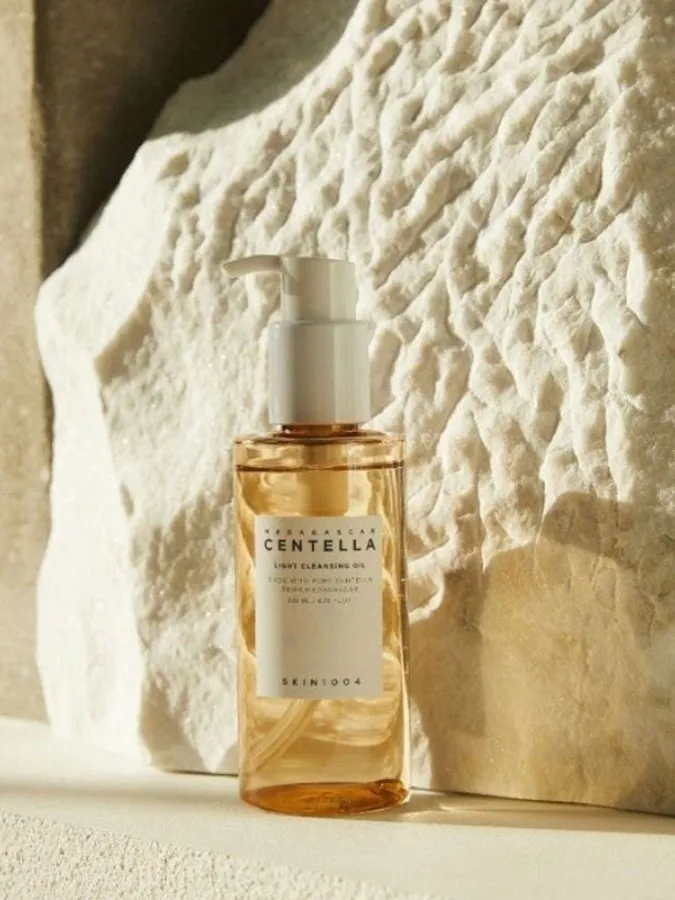 SKIN1004 Madagascar Centella Light Cleansing Oil 200ml – Λάδι Ντεμακιγιάζ με Centella για Ήπιο Καθαρισμό, Σμήγμα & Καθαρούς Πόρους